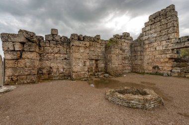 Antalya, hindi. 20 Şubat 2018. Antalya 'nın 19 km doğusundaki Perge Antalya antik kenti, Antalya' nın en önemli şehirlerinden biriydi..