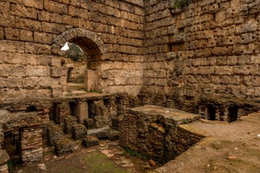 Antalya, hindi. 20 Şubat 2018. Antalya 'nın 19 km doğusundaki Perge Antalya antik kenti, Antalya' nın en önemli şehirlerinden biriydi..