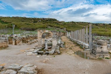 Antalya, hindi. 20 Şubat 2018. Perge Antik Kenti, Antalya - Türkiye. Antalya 'nın 19 km doğusunda yer alan Perge, antik Pamphylia' nın en önemli şehirlerinden biriydi..
