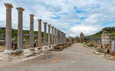 Antalya, hindi. 20 Şubat 2018. Perge Antik Kenti, Antalya - Türkiye. Antalya 'nın 19 km doğusunda yer alan Perge, antik Pamphylia' nın en önemli şehirlerinden biriydi..