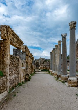 Antalya, hindi. 20 Şubat 2018. Perge Antik Kenti, Antalya - Türkiye. Antalya 'nın 19 km doğusunda yer alan Perge, antik Pamphylia' nın en önemli şehirlerinden biriydi..