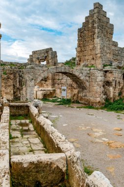 Antalya, hindi. 20 Şubat 2018. Perge Antik Kenti, Antalya - Türkiye. Antalya 'nın 19 km doğusunda yer alan Perge, antik Pamphylia' nın en önemli şehirlerinden biriydi..