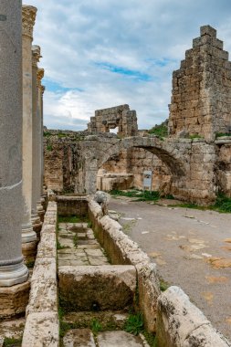 Antalya, hindi. 20 Şubat 2018. Perge Antik Kenti, Antalya - Türkiye. Antalya 'nın 19 km doğusunda yer alan Perge, antik Pamphylia' nın en önemli şehirlerinden biriydi..