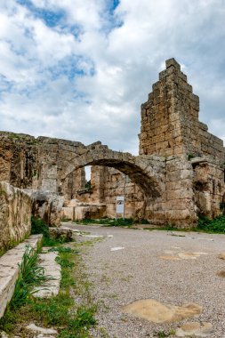Antalya, hindi. 20 Şubat 2018. Perge Antik Kenti, Antalya - Türkiye. Antalya 'nın 19 km doğusunda yer alan Perge, antik Pamphylia' nın en önemli şehirlerinden biriydi..