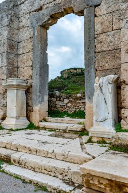 Antalya, hindi. 20 Şubat 2018. Perge Antik Kenti, Antalya - Türkiye. Antalya 'nın 19 km doğusunda yer alan Perge, antik Pamphylia' nın en önemli şehirlerinden biriydi..