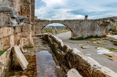 Antalya, hindi. 20 Şubat 2018. Perge Antik Kenti, Antalya - Türkiye. Antalya 'nın 19 km doğusunda yer alan Perge, antik Pamphylia' nın en önemli şehirlerinden biriydi..