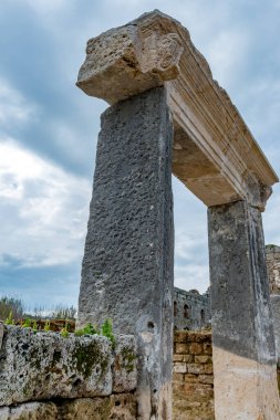 Antalya, hindi. 20 Şubat 2018. Perge Antik Kenti, Antalya - Türkiye. Antalya 'nın 19 km doğusunda yer alan Perge, antik Pamphylia' nın en önemli şehirlerinden biriydi..