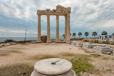 Yana, Antalya - Türkiye. Apollo Tapınağı, Antalya - Türkiye
