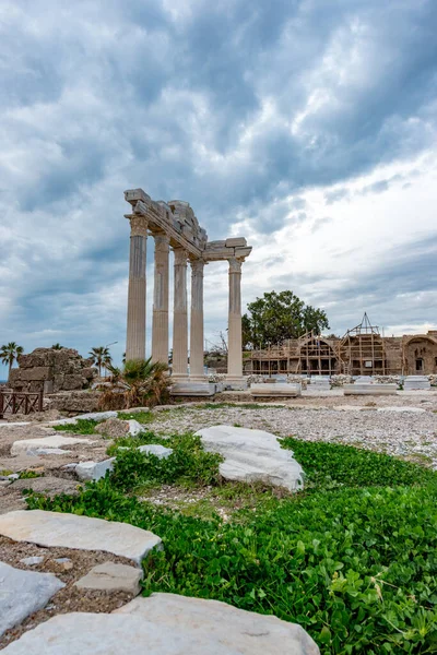 Πλευρά Αττάλεια Τουρκία Ναός Του Απόλλωνα Στην Πλευρά Αττάλεια Τουρκία — Φωτογραφία Αρχείου