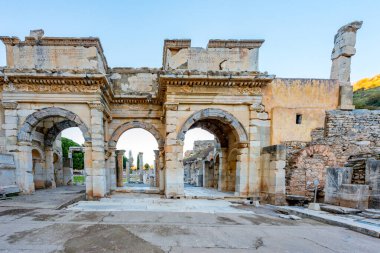 Selçuk, İzmir - Türkiye. 25 Aralık 2017. Celsus Kütüphanesi. İzmir 'in Selcuk kentindeki Antik Efes Kenti - Türkiye