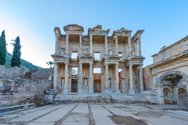 Selcuk Izmir 2017 Celsus Library 이즈미 터키의 쿠크에 에베소 — 스톡 사진