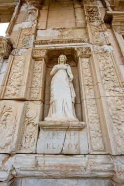 Selçuk, İzmir - Türkiye. 25 Aralık 2017. Celsus Kütüphanesi. İzmir 'in Selcuk kentindeki Antik Efes Kenti - Türkiye