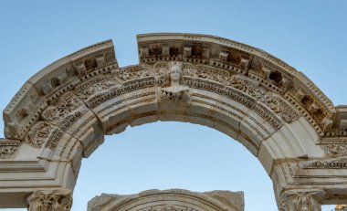 Selçuk, İzmir - Türkiye. 25 Aralık 2017. Celsus Kütüphanesi. İzmir 'in Selcuk kentindeki Antik Efes Kenti - Türkiye