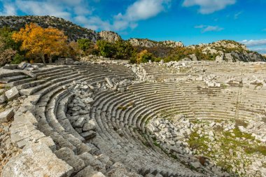 Antalya, hindi. 21 Aralık 2017. Antalya 'nın Termessos Antik Kenti' ndeki amfi tiyatro - Türkiye. Termessos, Antalya 'nın 30 km kuzeybatısındaki bu yükselen dağ zirveleri, Türkiye' nin başlıca ilgi alanlarından biri.,