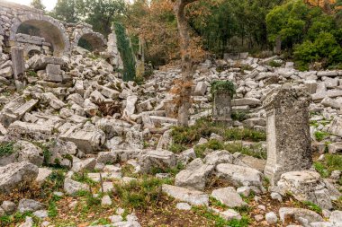 Antalya, hindi. 21 Aralık 2017. Antalya 'nın Termessos Antik Kenti' ndeki amfi tiyatro - Türkiye. Termessos, Antalya 'nın 30 km kuzeybatısındaki bu yükselen dağ zirveleri, Türkiye' nin başlıca ilgi alanlarından biri.,