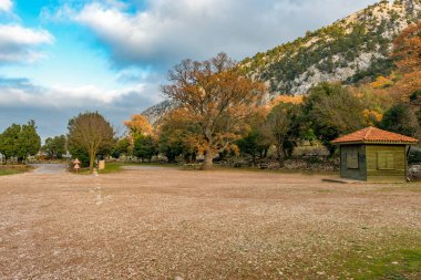 Antalya, hindi. 21 Aralık 2017. Antalya 'nın Termessos Antik Kenti' ndeki amfi tiyatro - Türkiye. Termessos, Antalya 'nın 30 km kuzeybatısındaki bu yükselen dağ zirveleri, Türkiye' nin başlıca ilgi alanlarından biri.,