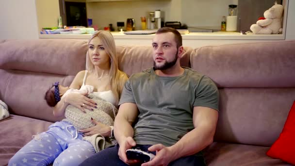 Жена перед телевизором, сперма на лице самой красивой мамочки фото галереи