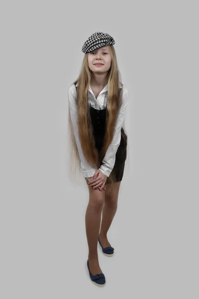 Pretty teenage girl with very long hair — ストック写真