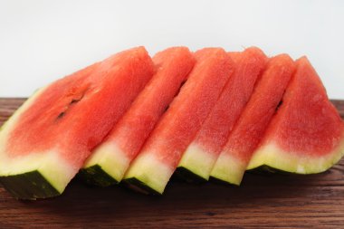 Kırmızı karpuz dilimleri