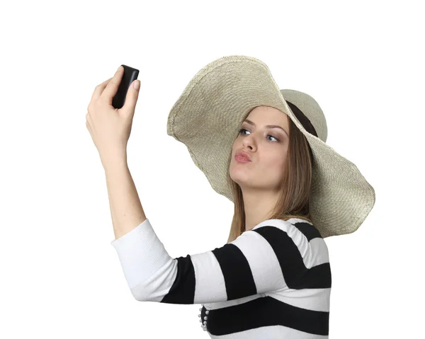 Junge Frau mit Hut macht Selfie — Stockfoto