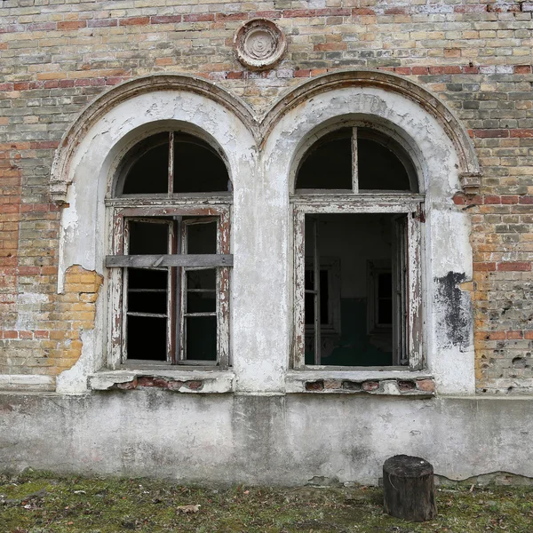 Ancient arched windows — Stock Photo, Image