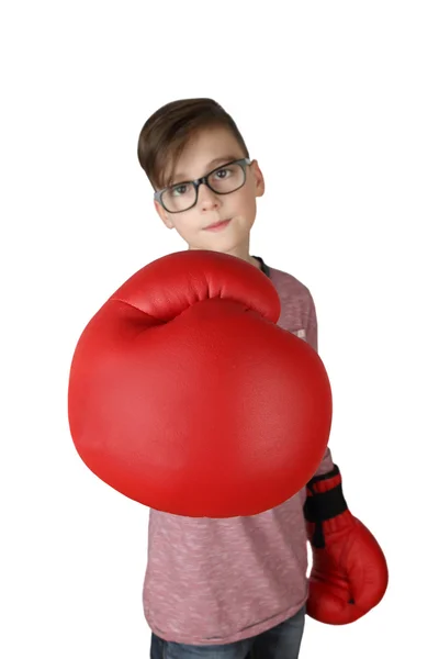 Chłopiec w Rękawice bokserskie z naciskiem na rękawicy — Zdjęcie stockowe
