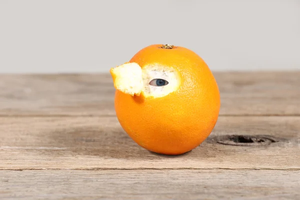 Глаз из оранжевого — стоковое фото