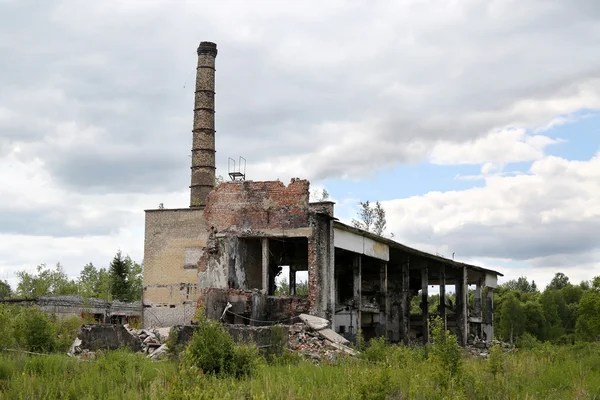 Ruined factory building — Stock Photo, Image