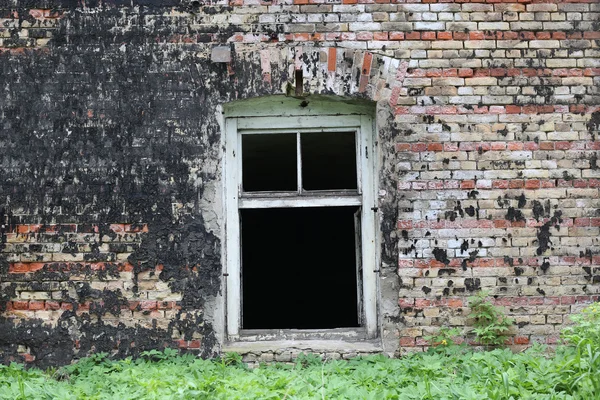 Old wall with window — Stock Photo, Image