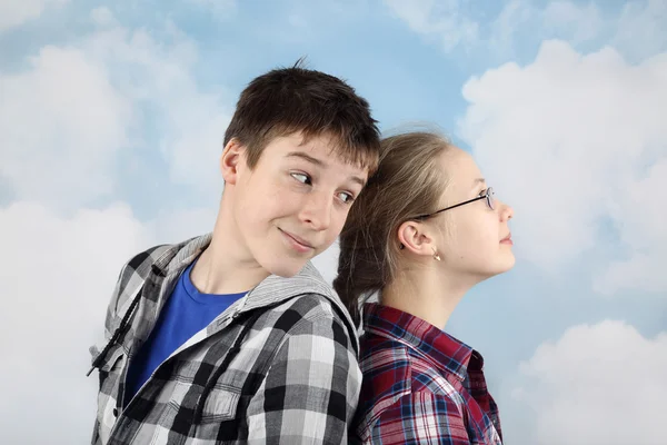 Two teens on sky — Stock Photo, Image