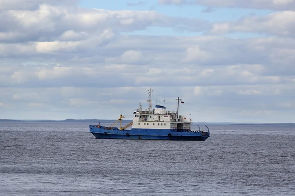 Navio no lago Ladoga — Fotografia de Stock