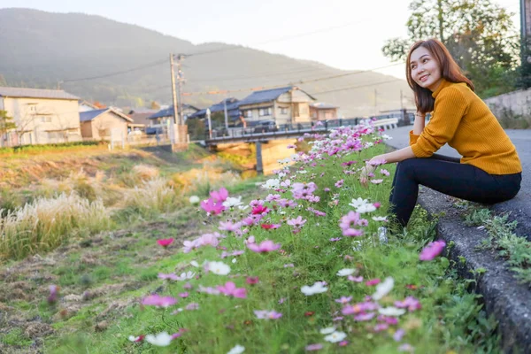 Young Woman Poppy Field Flowers Yufuin Town Oita Japan — Stock Photo, Image