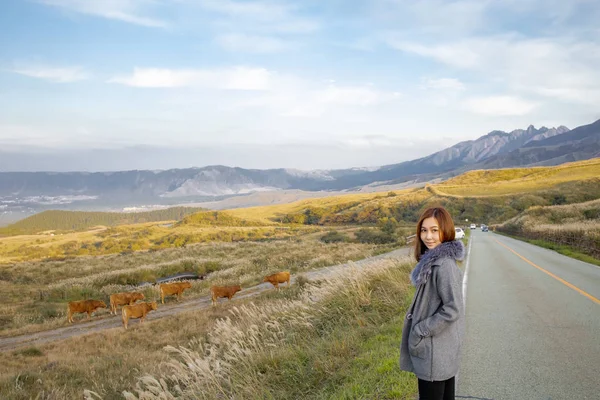 Lovely Cute Japanese Girl Standing Aso Active Volcano Background Smoke — 스톡 사진