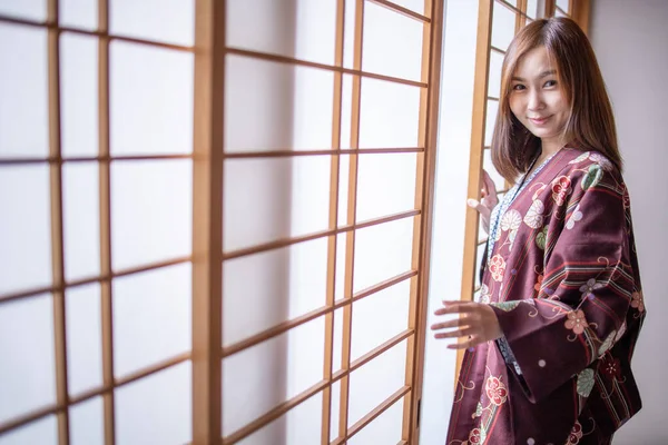 Krásná Asijské Dívka Sobě Yukata Japonec Tradditional Tkaniny Doplněk Japonský — Stock fotografie