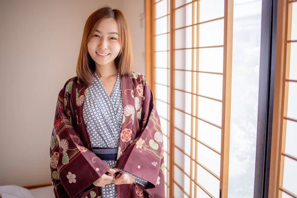 Lovely Asian Girl Wearing Yukata Japanese Tradditional Cloth Traddition Japan — Stock Photo, Image