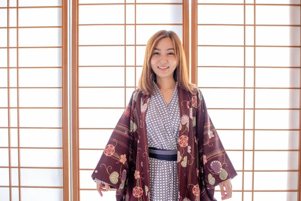 Belle Fille Asiatique Portant Yukata Tissu Tradditional Japonais Dans Style — Photo