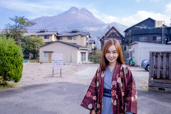 Heerlijk Aziatisch Meisje Dragen Yukata Japanse Traditionele Doek Traditionele Japanse — Stockfoto