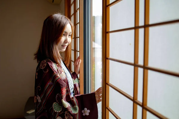 Heerlijk Aziatisch Meisje Dragen Yukata Japanse Traditionele Doek Traditionele Japanse — Stockfoto