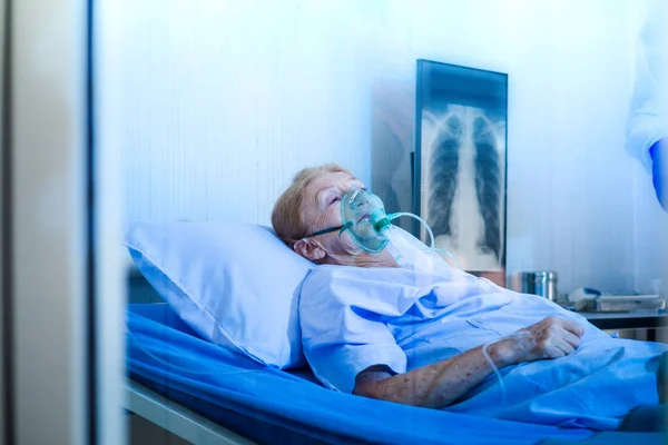 Old Female Patients Despaired Hospital Beds Being Infected Coronavirus Covid19 — Stock Photo, Image