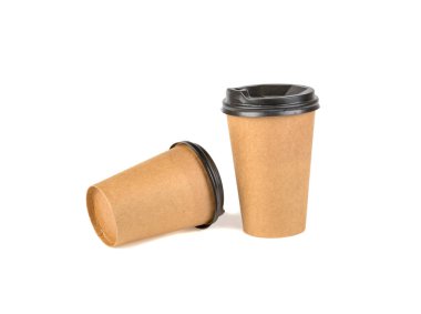İki bardak kahve beyaz arka plan üzerinde izole
