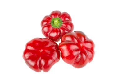 Beyaz arkaplanda kırmızı dolma biber