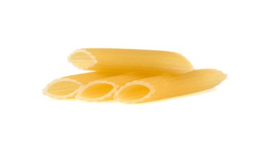 Makarna beyaz arkaplanda izole edildi