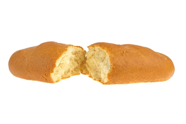 Pan blanco partido aislado sobre fondo blanco — Foto de Stock