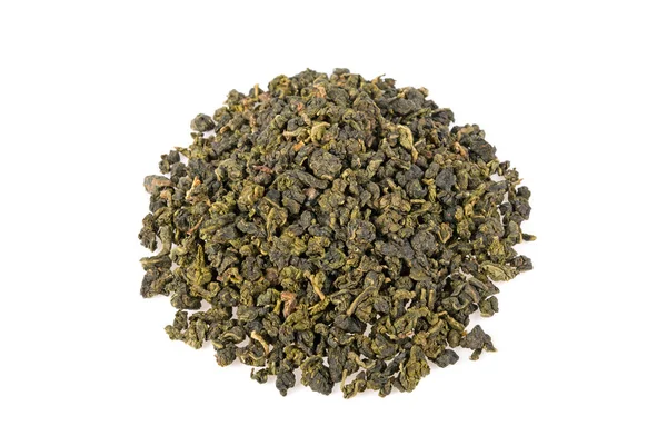 Pilha de chá verde no fundo branco — Fotografia de Stock