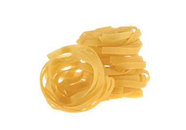 Beyaz arka plan üzerinde izole makarnalık buğday noodle