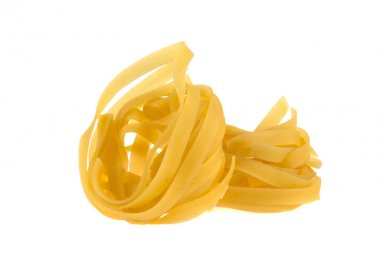 Beyaz arka plan üzerinde izole makarnalık buğday noodle
