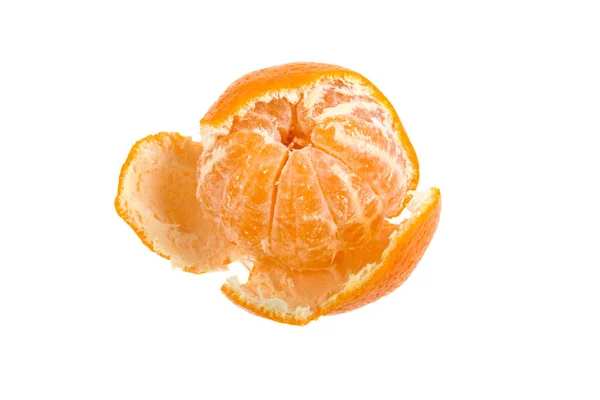 Skalad Mandarin Vit Bakgrund Isolerad — Stockfoto