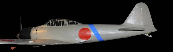 Aereo da caccia giapponese Zero della Seconda Guerra Mondiale, isolato sul nero — Foto Stock