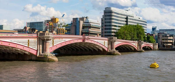 Мост Блэкфриарс, Лондон, Англия — стоковое фото