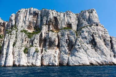 Calanques Ulusal Parkı, Güney Fransa 'da Marsilya yakınlarındaki dağlık kıyı şeridi.